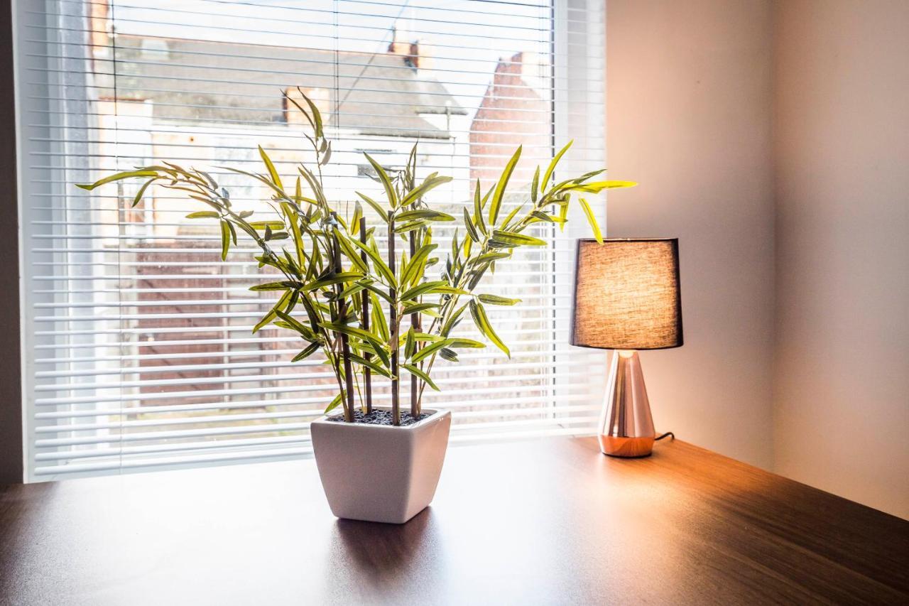 צ'סטר Spacious, Modern 4 Bed House Close To City Centre מראה חיצוני תמונה