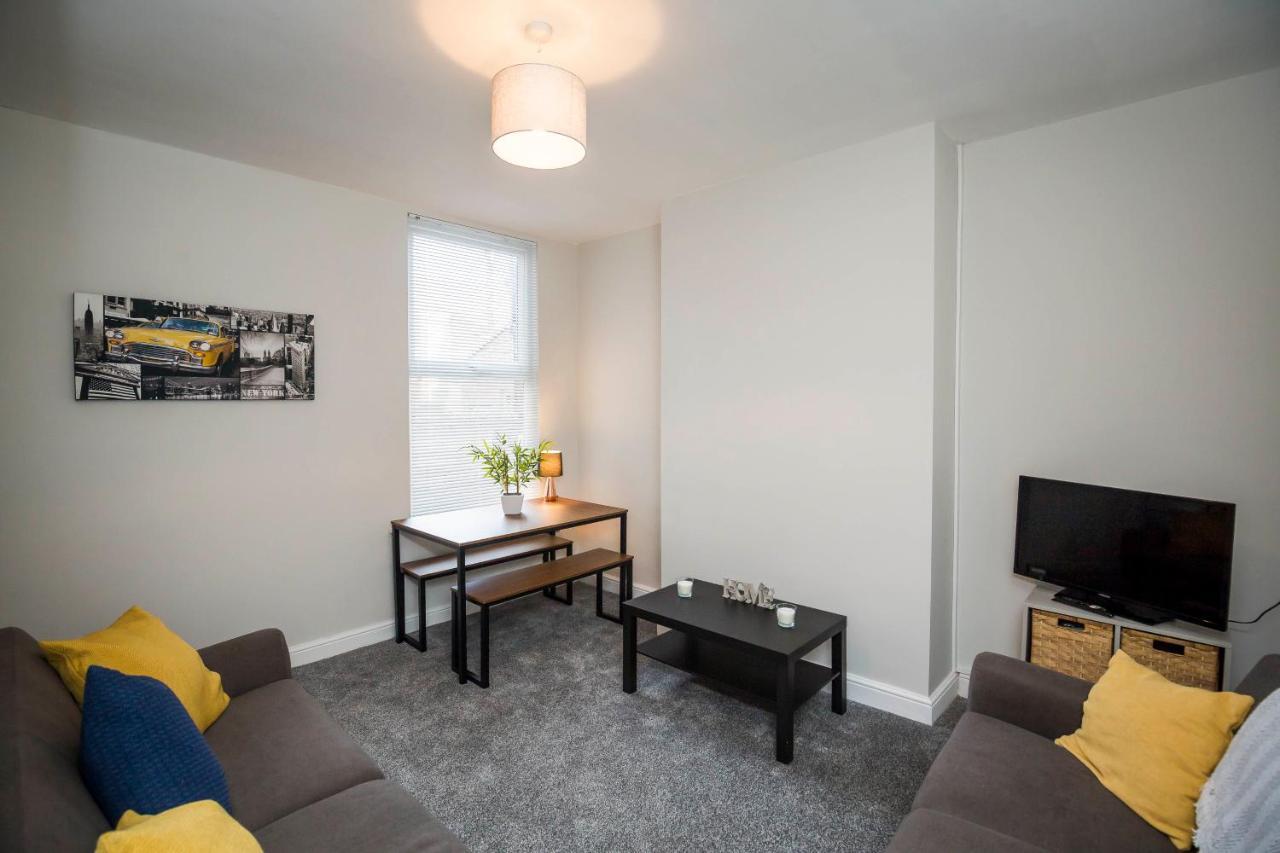 צ'סטר Spacious, Modern 4 Bed House Close To City Centre מראה חיצוני תמונה